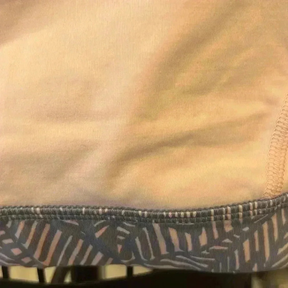 Lululemon Straight Up Bra-Sz 2 - Picture 2 of 5